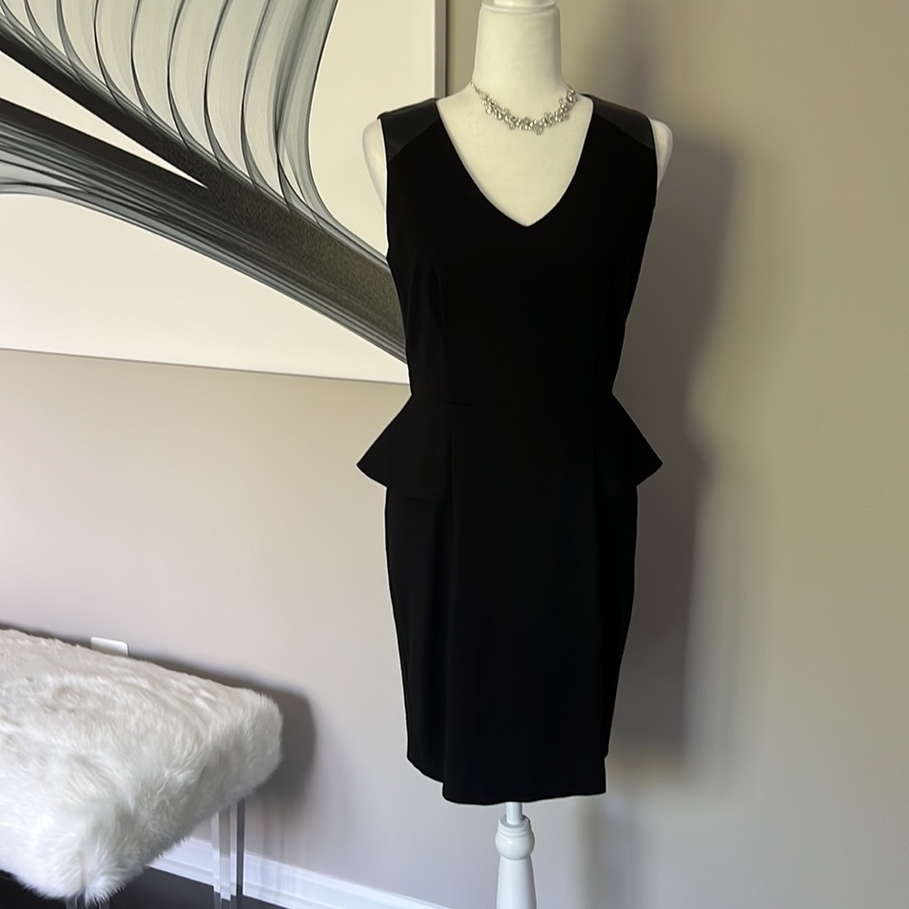 Vince Camuto Faux Leather Shoulder Black Sleeveless Peplum Sheath Dress - Picture 2 of 9